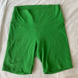 TNA Aritzia Green Biker Shorts Gym Shorts Size XS